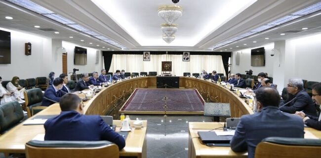 راهکارهای توسعه همکاری‌های بانکی میان ایران و قزاقستان بررسی شد