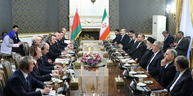تاکید رییسی بر پیگیری اجرایی شدن توافقات میان تهران و مینسک تا ملموس شدن منافع اقتصادی آن