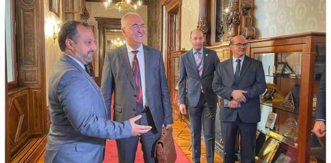 دیدار وزرای اقتصاد ایران و الجزایر در وین/ توافق برای افزایش تجارت بین دو کشور