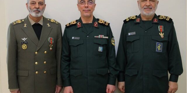 پیام‌های تبریک رئیسی به فرماندهان سپاه و ارتش