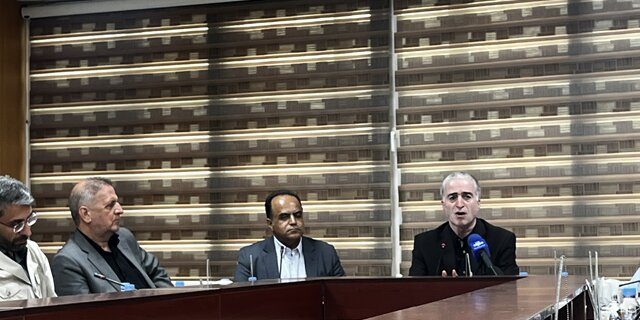 دغدغه فعالان صنف طلا هنوز برای اجرای سامانه جامع تجارت رفع نشده است دغدغه فعالان صنف طلا هنوز برای اجرای سامانه جامع تجارت رفع نشده است