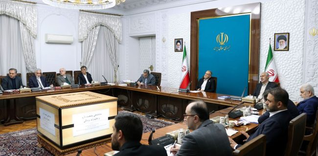 هدف دولت رفع دغدغه مردم عادی برای دریافت خدمات درمانی باکیفیت و کم هزینه است