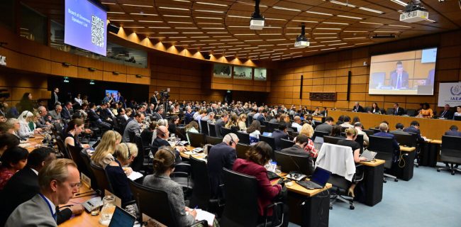 بیانیه مشترک ۱+۱۰ کشور در محکومیت تجاوزات رژیم صهیونیستی به تاسیسات هستهای ایران بیانیه مشترک ۱+۱۰ کشور در محکومیت تجاوزات رژیم صهیونیستی به تاسیسات هستهای ایران