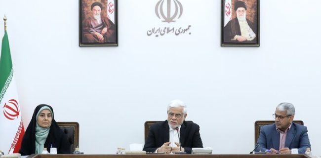 عارف: تکمیل، ساخت و توسعه طرحهای کریدوری منافع بزرگی برای کشور دارد عارف: تکمیل، ساخت و توسعه طرحهای کریدوری منافع بزرگی برای کشور دارد