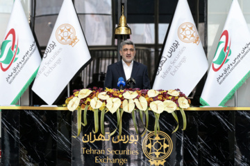 آغاز حمایت از سهامداران خرد/ کمک دولت و بانک مرکزی به بازار سرمایه آغاز حمایت از سهامداران خرد/ کمک دولت و بانک مرکزی به بازار سرمایه