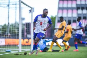 نازون با ۶۵۰ هزار یورو در استقلال