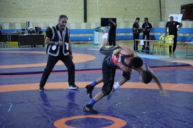 آغاز رقابت‌های کشتی پهلوانی نوجوانان کشور در شیراز