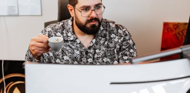 فرزاد وجیهی؛ معامله‌گر ایرانی با عملکرد درخشان در بازار جهانی فارکس