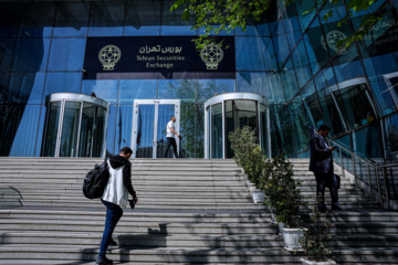 ۲۷ همت از طریق نظام بانکی برای حمایت از بازار سرمایه تأمین مالی میشود ۲۷ همت از طریق نظام بانکی برای حمایت از بازار سرمایه تأمین مالی میشود