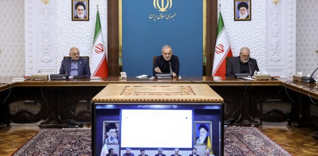 بهره‌برداری و آغاز عملیات اجرایی ۴۲۵ مگاوات نیروگاه خورشیدی کشور با دستور رئیس جمهور