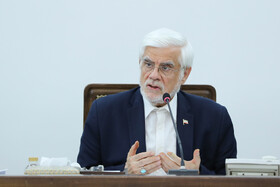 عارف: وسواس ما در مرزها زیاد است/کاغذبازی موجب کاهش درآمد ایران از ترانزیت شده است عارف: وسواس ما در مرزها زیاد است/کاغذبازی موجب کاهش درآمد ایران از ترانزیت شده است