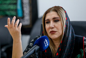 نسیم ادبی دوباره کارگردانی میکند نسیم ادبی دوباره کارگردانی میکند