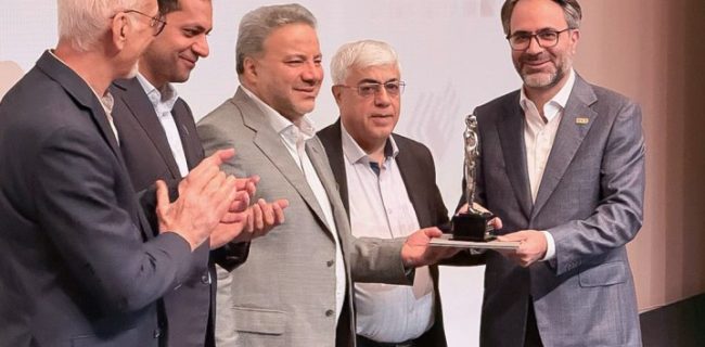 حاتمی مدیر برجسته صنعت فولاد کشور در سال ۱۴۰۴ در بخش دولتی و عمومی شد￼