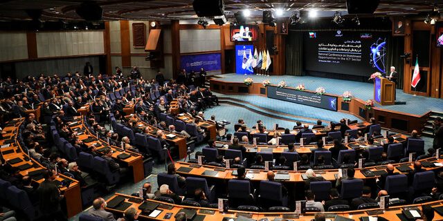 عارف: در آستانه یک جهش دیجیتال هستیم/امروز اولویت امنیت سایبری با بخش خصوصی است