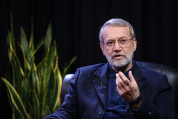 رایزنی‌های لاریجانی با نخست‌وزیر قطر و مشاور امنیت ملی عراق