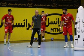 تمرین تیم ملی هندبال قبل از اعزام به ریاض/ رافائل: بدون لژیونرها کار سخت است