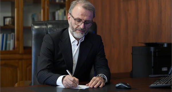 افتتاح ۴۴۵ مگاوات نیروگاه خورشیدی و آغاز عملیات اجرایی ۱۷۷ مگاوات جدید با حضور وزیر نیرو/ عبور ظرفیت نیروگاه های کشور از 3100 مگاوات افتتاح ۴۴۵ مگاوات نیروگاه خورشیدی و آغاز عملیات اجرایی ۱۷۷ مگاوات جدید با حضور وزیر نیرو/ عبور ظرفیت نیروگاه های کشور از ۳۱۰۰ مگاوات