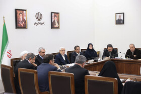 تاکید عارف بر حفظ سرمایه و قدرت خرید مردم/ آرامش در بازار پول و سرمایه برقرار است